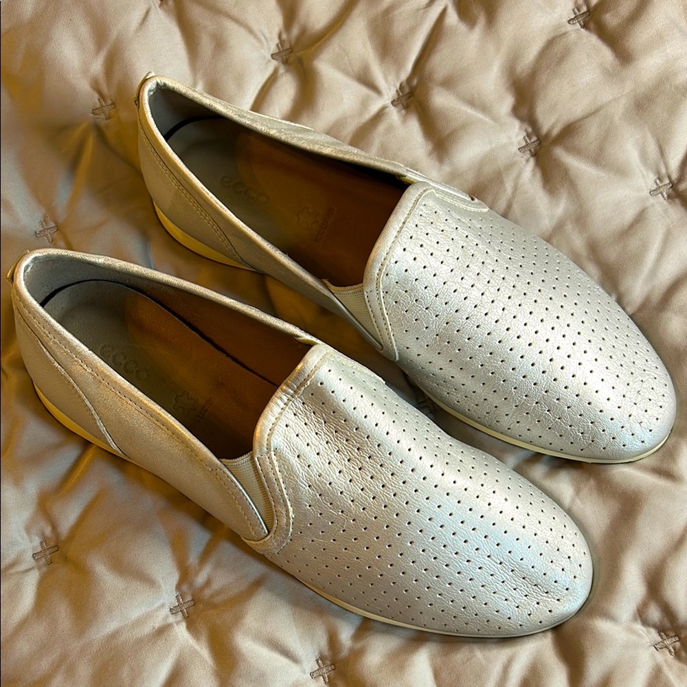 Ecco silver Slip-On flats